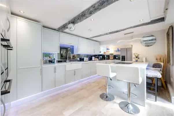 Grade II Listed Townhouse in Burford with Annexe