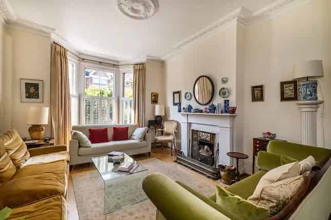 4 Bedroom Terraced House for Sale Lynette Avenue London SW4