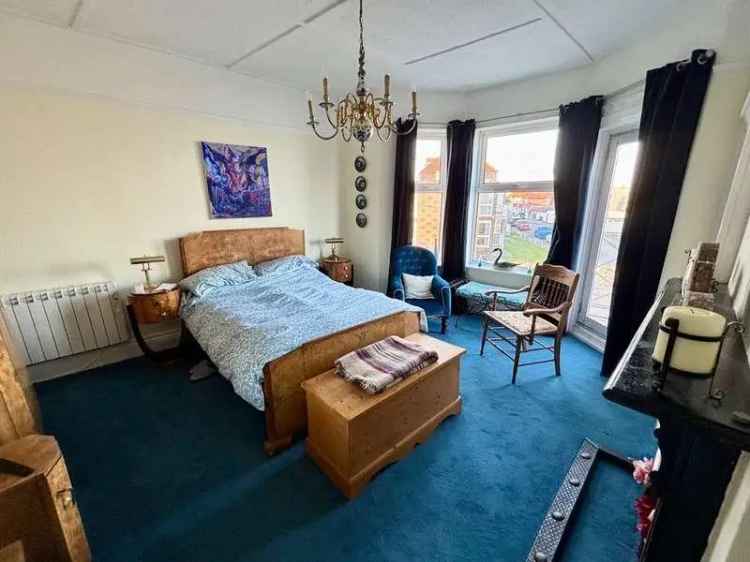 1 Bed Flat for Sale Sea Views Balcony