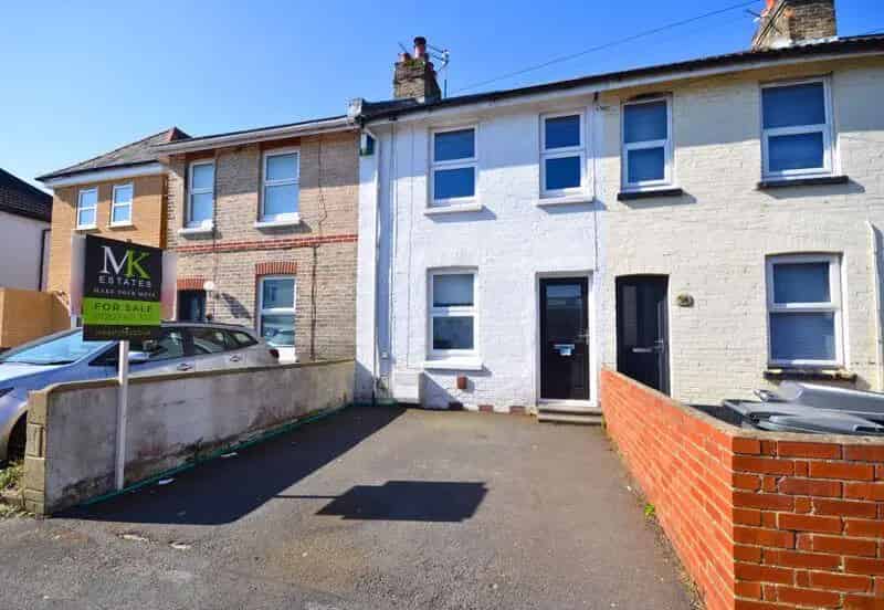2 Bedroom Terraced House For Sale Near Bournemouth Station