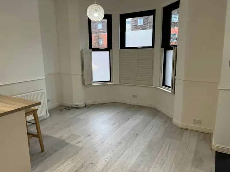 Refurbished One Bedroom Apartment Near Manchester City Centre