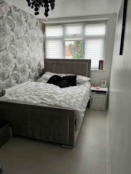 Flat For Rent in Basildon, England