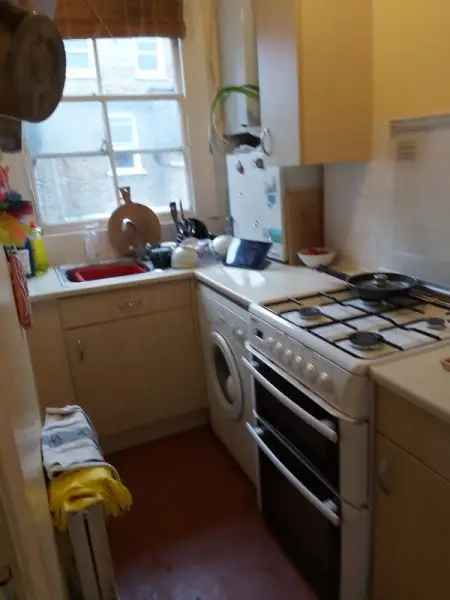 Flat For Rent in Portsmouth, England