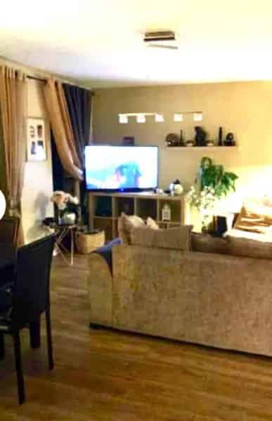 2 Double Bedroom Flat Near Central London
