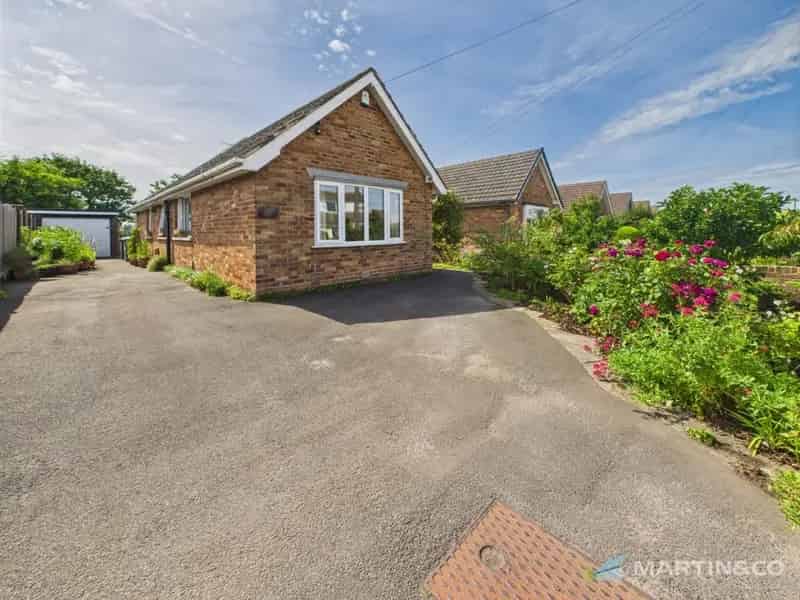 3 Bedroom Chalet Bungalow For Sale Near St Annes