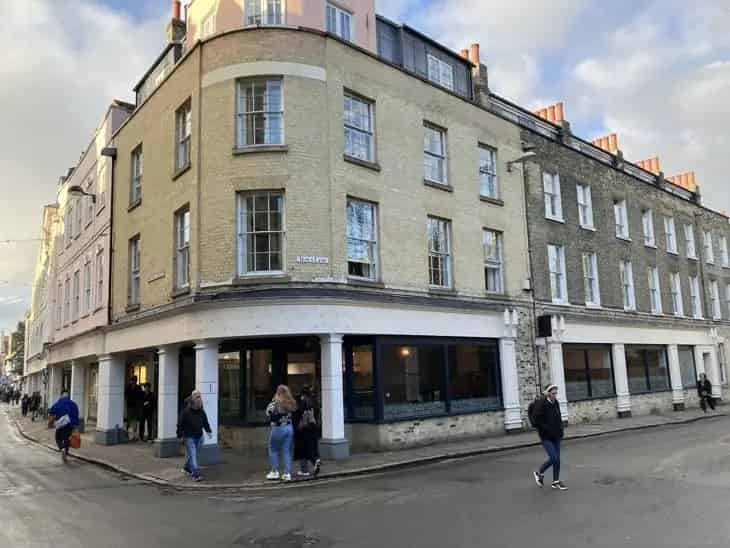 Cambridge City Centre Patisserie Cafe High Footfall A1