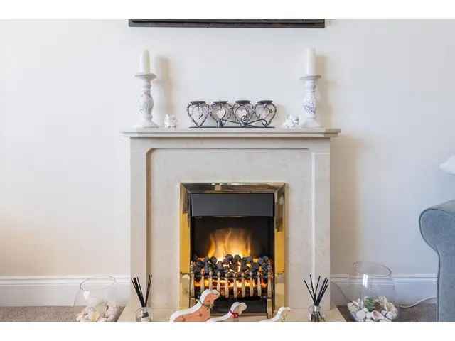3 Bedroom Detached Cottage with Stunning Gardens and Off-Street Parking