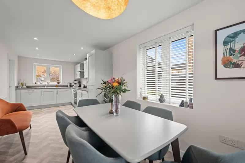 4 Bed Detached House For Sale