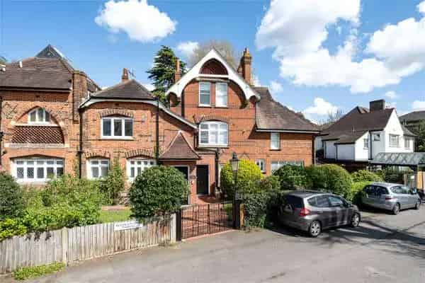 Ground Floor Victorian Apartment with Unique Air Raid Shelter