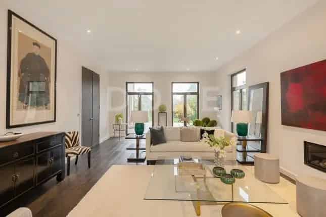 8 Bedroom Detached House for Sale in London SW19