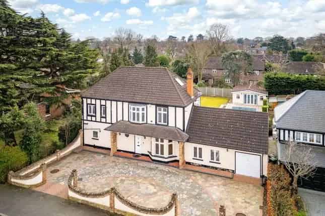 Five Bedroom Detached House Emerson Park