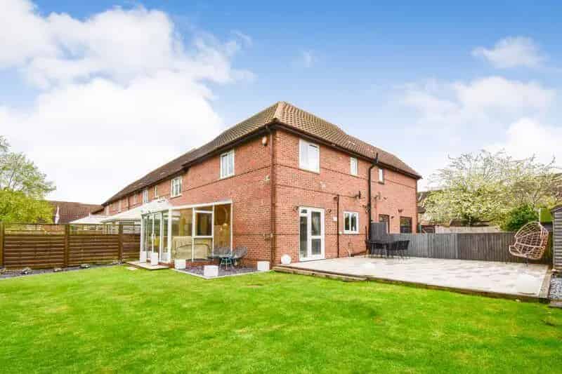 3 Bedroom Terraced House for Sale Kempston