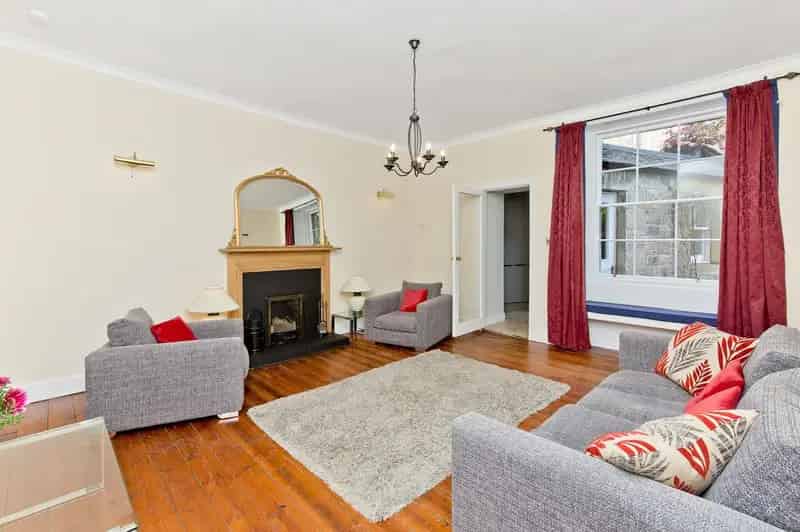 3 Bedroom Flat for Sale in Edinburgh's West End