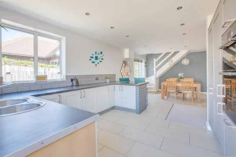 4 Bedroom Detached Chalet Bungalow For Sale