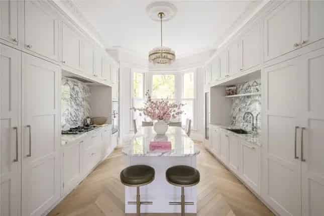 3-Bedroom Apartment in Notting Hill Elgin Crescent