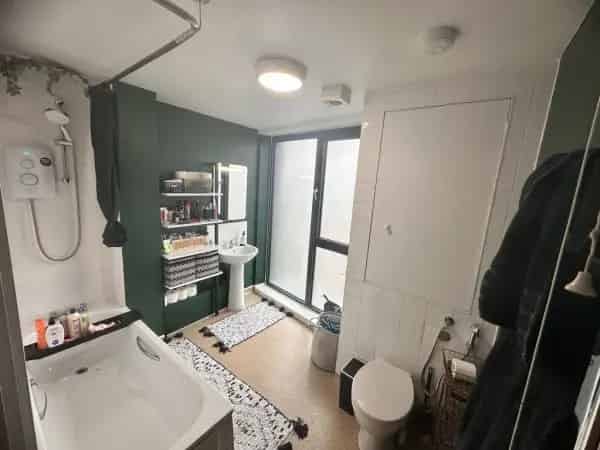 Spacious Finsbury Park 1-Bed Flat Near Transport