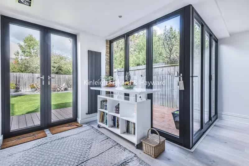 Two Bedroom Garden Flat with Off Street Parking