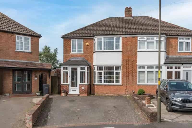 3 Bedroom Semi-Detached House for Sale