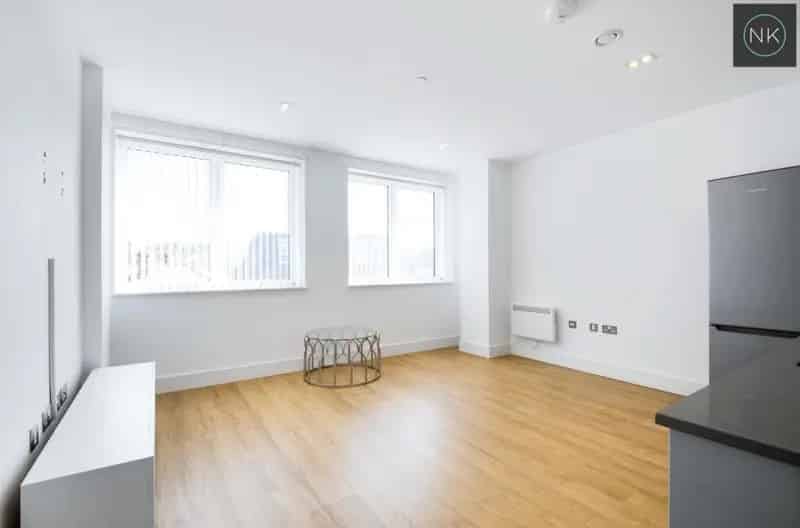 1 Bedroom Apartment Near Brentwood Overground Station