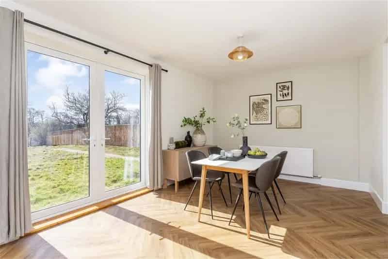 5 Bed Detached House with Garage and Garden - Edinburgh