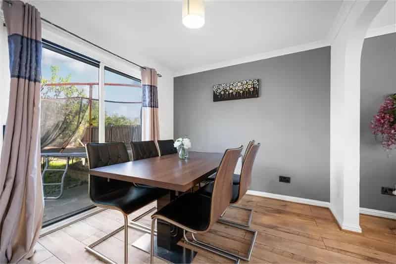 4 Bed Detached House Rosyth