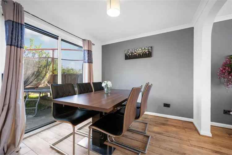 4 Bed Detached House Rosyth