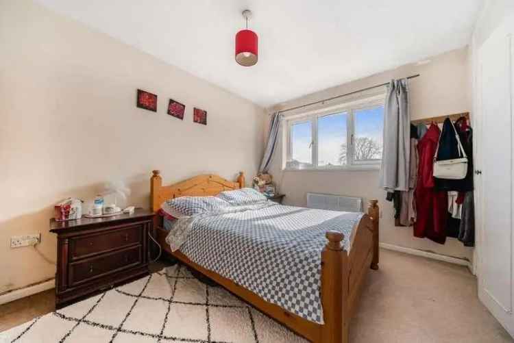 3 Bed House for Sale in St Bartholomews Catchment