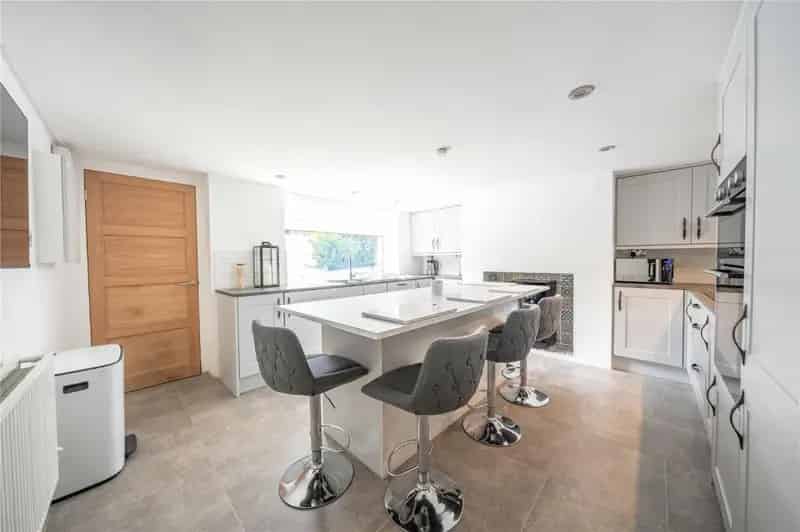 2 Bedroom Terraced House for Sale - Ideal First Time Buy