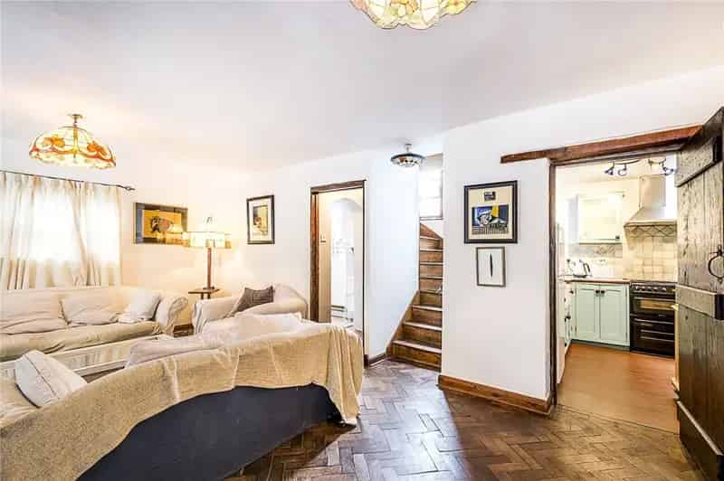 4 Bedroom End of Terrace House for Sale in Hampton Village