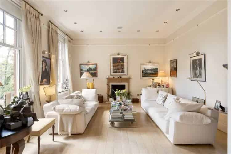 2 Bedroom Maisonette in Chelsea Near Harrods