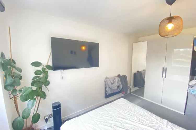 Two Bedroom Apartment Woodhall Farm Hemel Hempstead