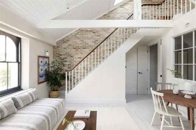 Flat for sale in Elgin Crescent, London W11