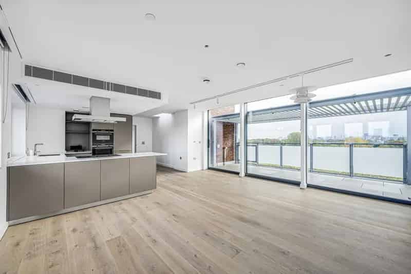 Regent's Park Penthouse 3 Beds 2 Baths 1250 Sqft Roof Terrace Parking