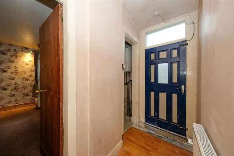 2 Bed Flat - Maindoor with 1 Reception Room