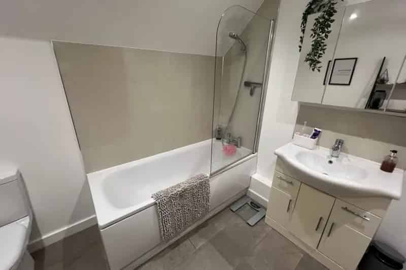2-Bed Duplex Apartment Harlow - Modern, Stylish, Excellent Transport Links
