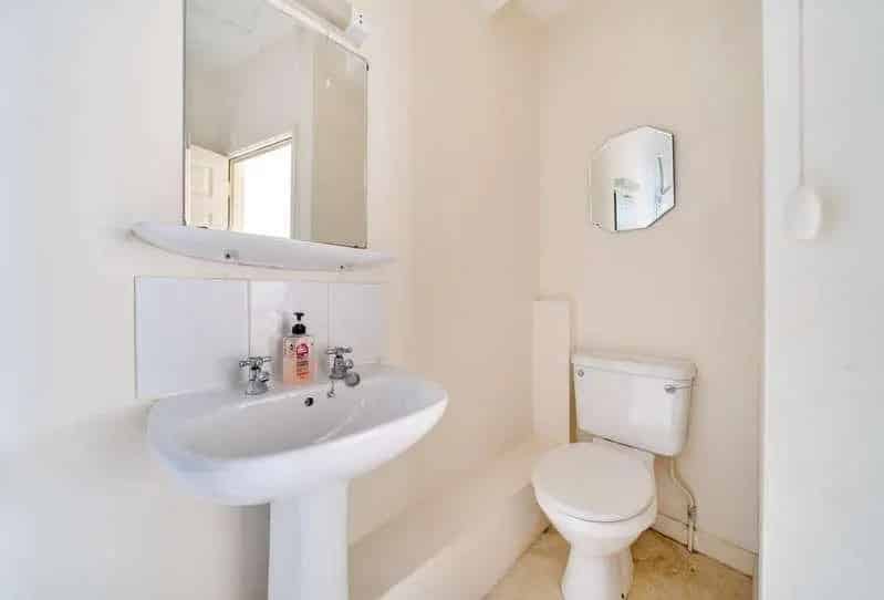 2 Bed Flat for Sale in Clifton Bristol