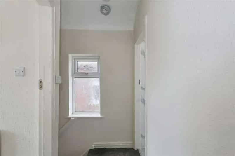 2 Bed House for Sale - Tastefully Renovated