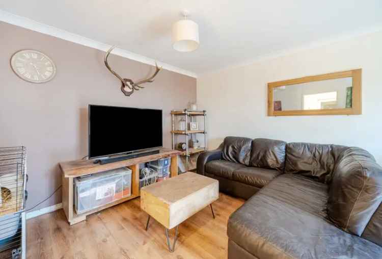 3 Bedroom House for Sale in Stonehouse Near Schools