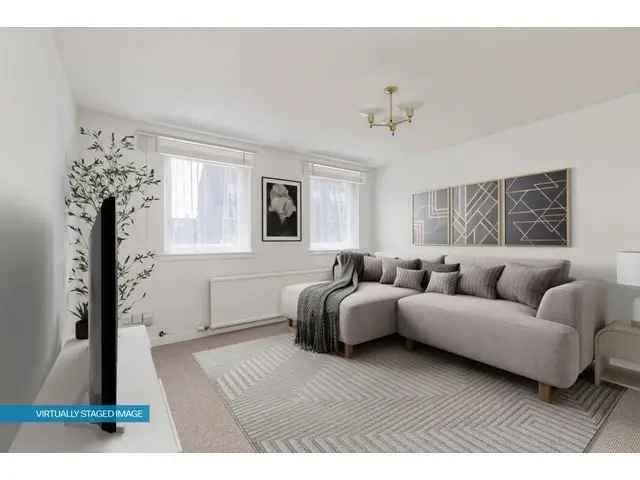 2 Bedroom Flat for Sale in Stockbridge