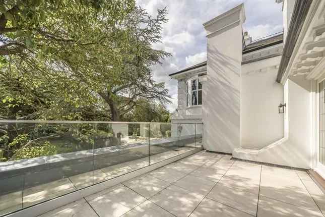 Luxury 3-Bed Apartment in Sydenham Hill Private Estate