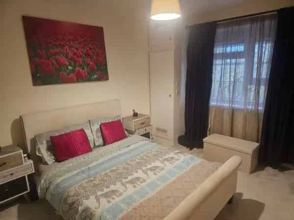 Spacious 1-Bed Flat 3rd Floor Balcony New Kitchen Bathroom