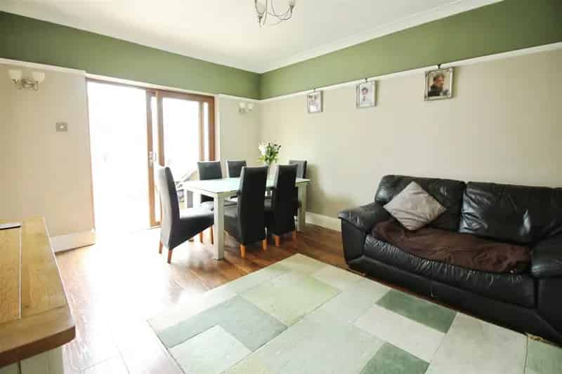 3 Bedroom Semi Detached House For Rent