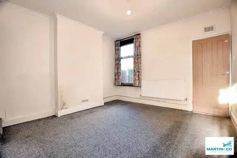 3 Bedroom Detached House For Sale in Desford Village