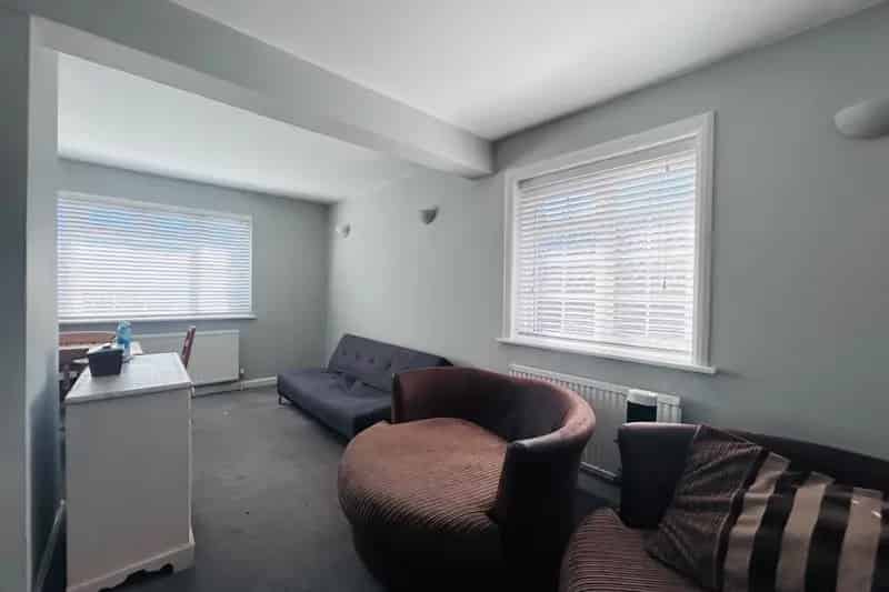 Spacious Kemp Town Flat - Zero Deposit Available