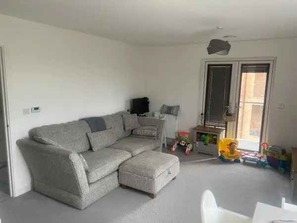 Flat For Rent in Stanford-le-Hope, England