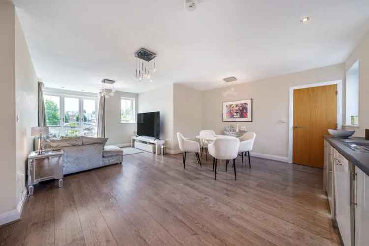 2-Bed Apartment Boulters Meadow  Home Office Parking