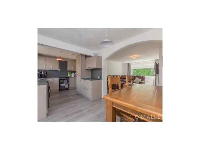 3 Bedroom End Terrace House for Sale
