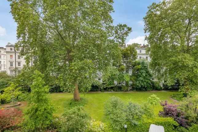 Flat for sale in Leinster Square, London W2