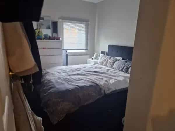 2 Bedroom Flat in Crewkerne - Parking Available