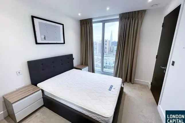 Flat for sale in Piazza Walk, London E1